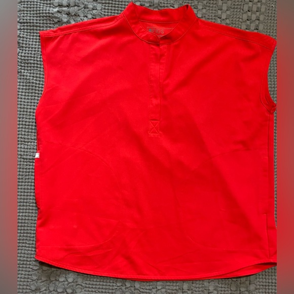 Figs Pop Red Rafaela Zamora Scrub set - Picture 4 of 12